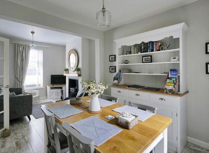 Glenside, 5 Main Street, Crawfordsburn, Bangor, BT19 1JF
