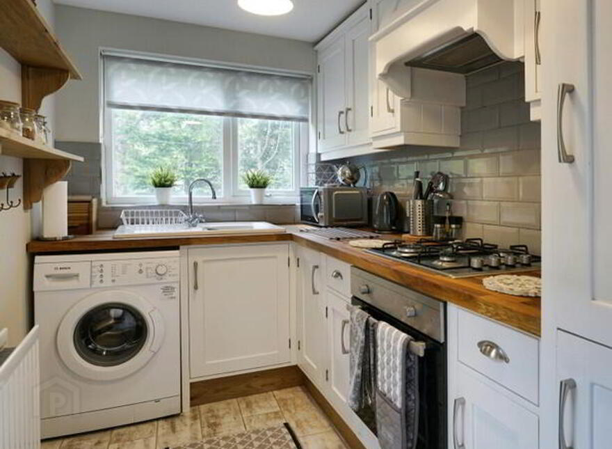 Glenside, 5 Main Street, Crawfordsburn, Bangor, BT19 1JF
