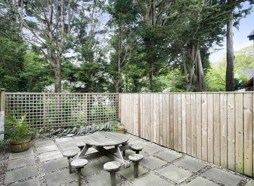 Glenside, 5 Main Street, Crawfordsburn, Bangor, BT19 1JF