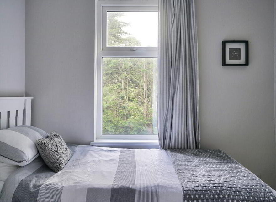 Glenside, 5 Main Street, Crawfordsburn, Bangor, BT19 1JF