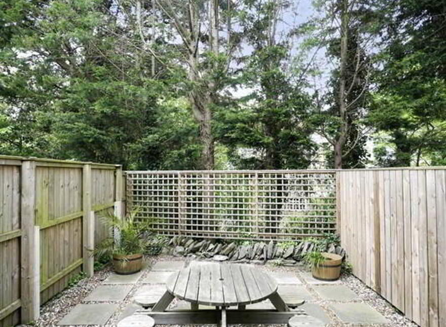 Glenside, 5 Main Street, Crawfordsburn, Bangor, BT19 1JF