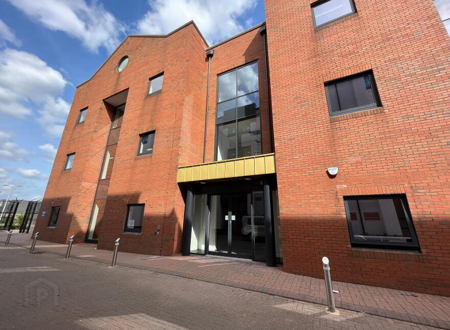 106 University Street, Belfast, BT7 1EU