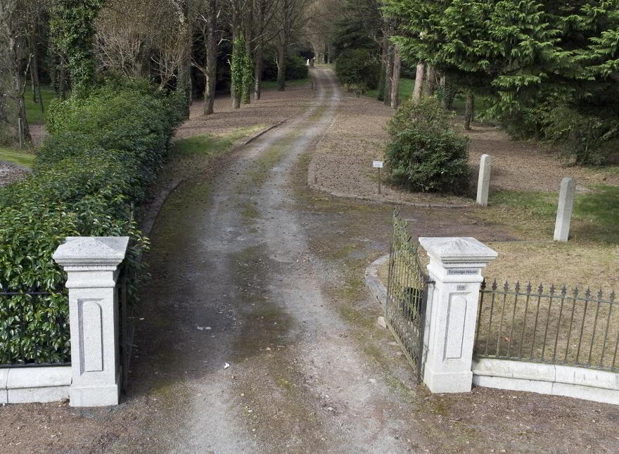 Taralodge House, 115 Downpatrick Road, Crossgar, BT30 9EH