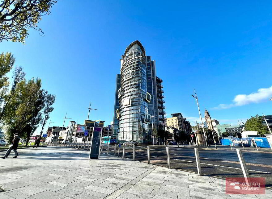 Apt 12.1 'The Boat', 49 Queens Square, Belfast, BT1 3FF photo