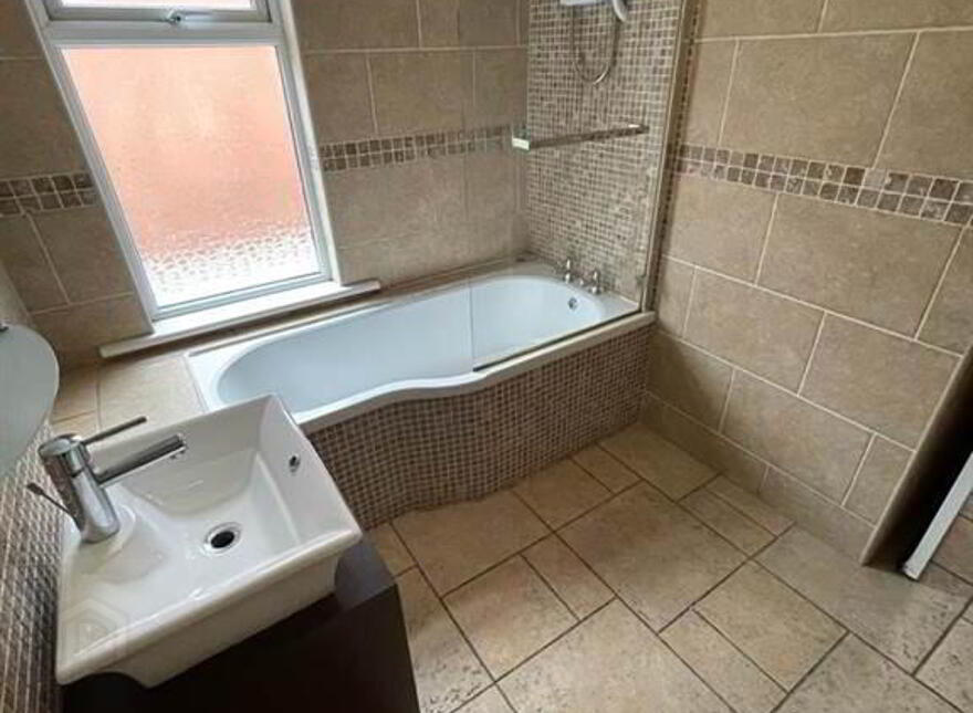 13 Rossmore Avenue, Belfast, BT7 3HB