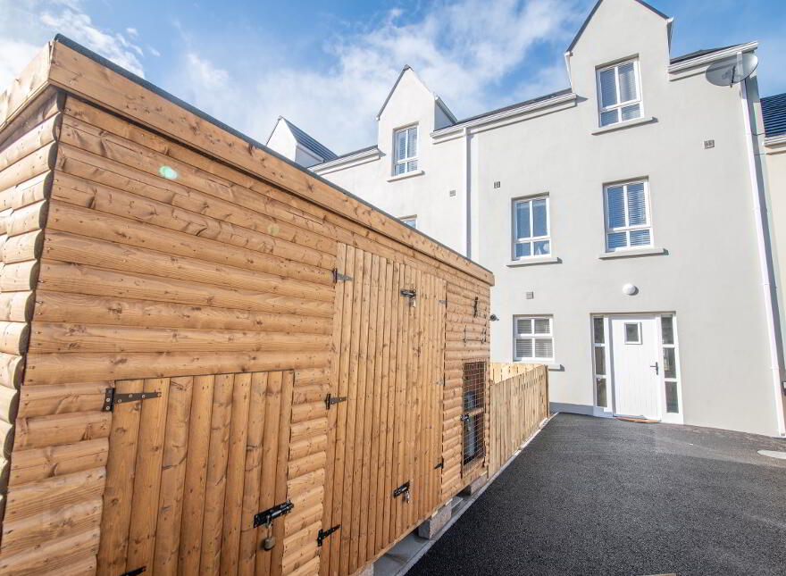 West Strand Drive, Portrush, BT56 8FR