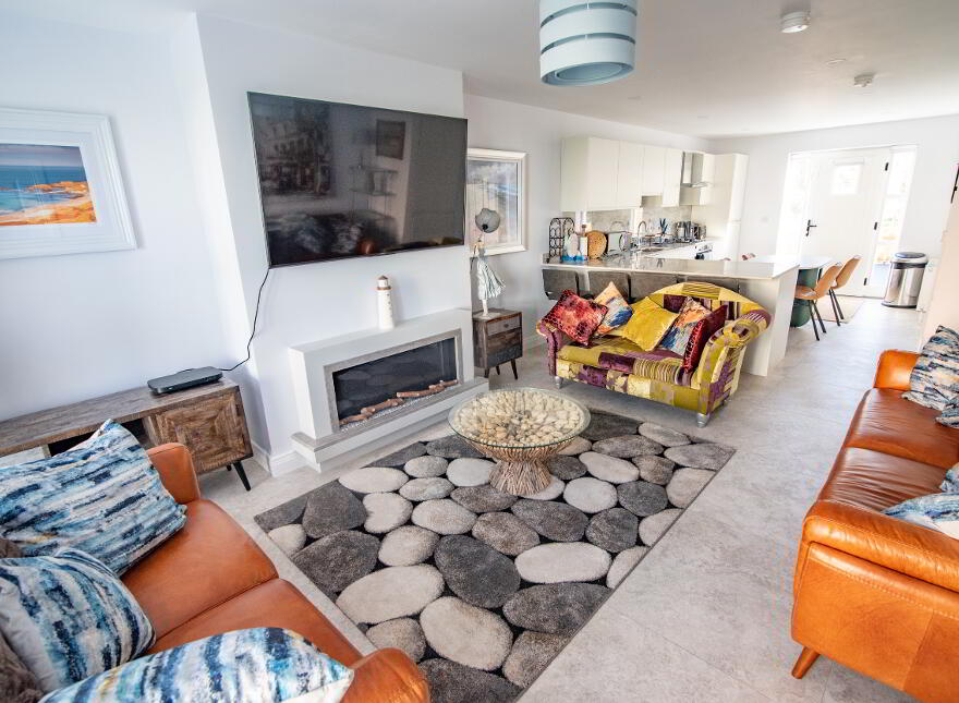 West Strand Drive, Portrush, BT56 8FR