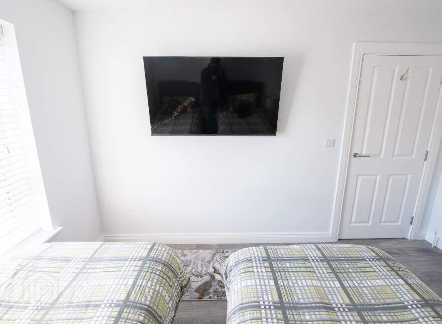 West Strand Drive, Portrush, BT56 8FR