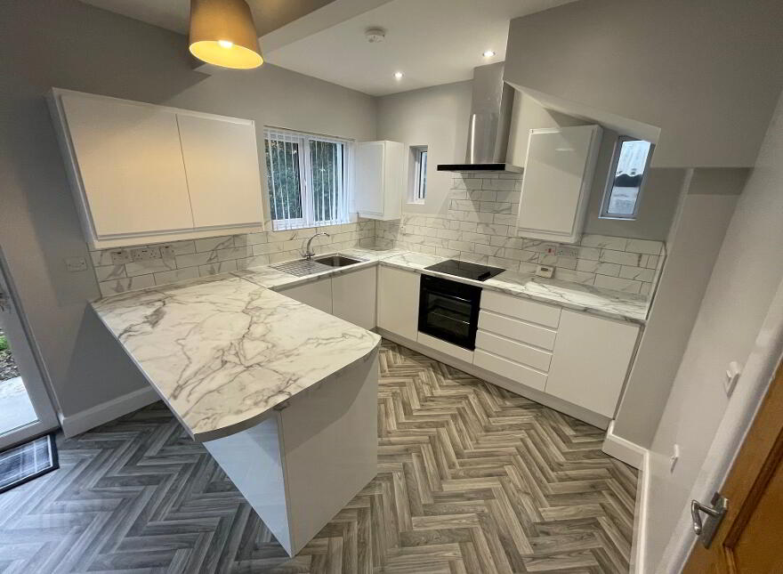 25 Breda Road, Belfast, BT8 7BU