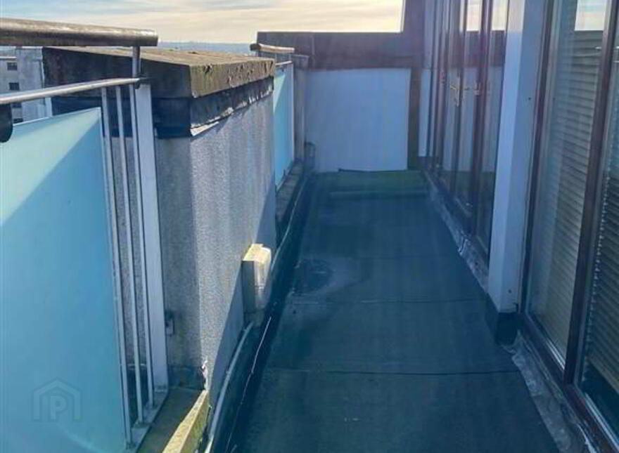 33 Winter Gardens, Penthouse Apartment, Belfast, BT2 8EP