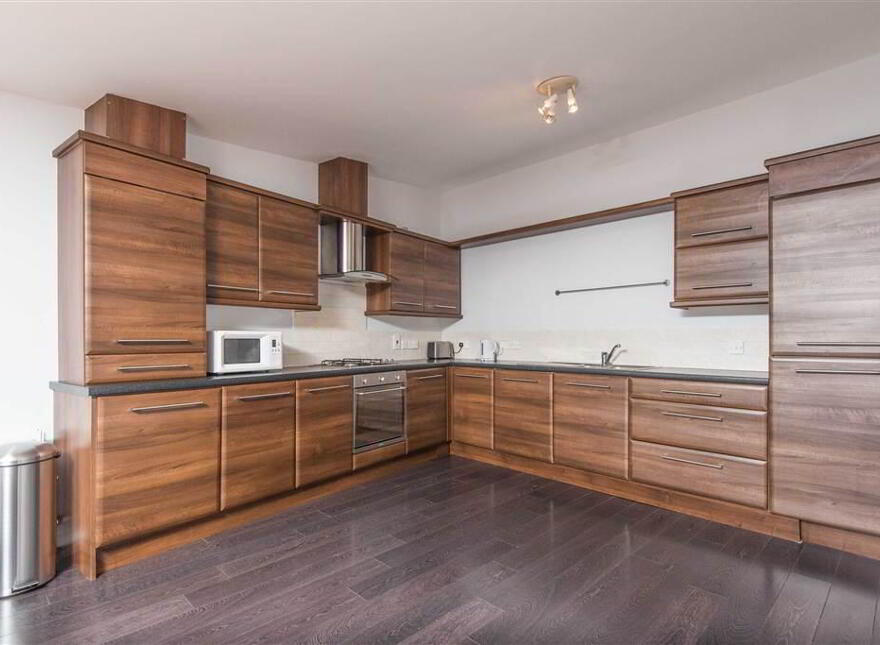 33 Winter Gardens, Penthouse Apartment, Belfast, BT2 8EP