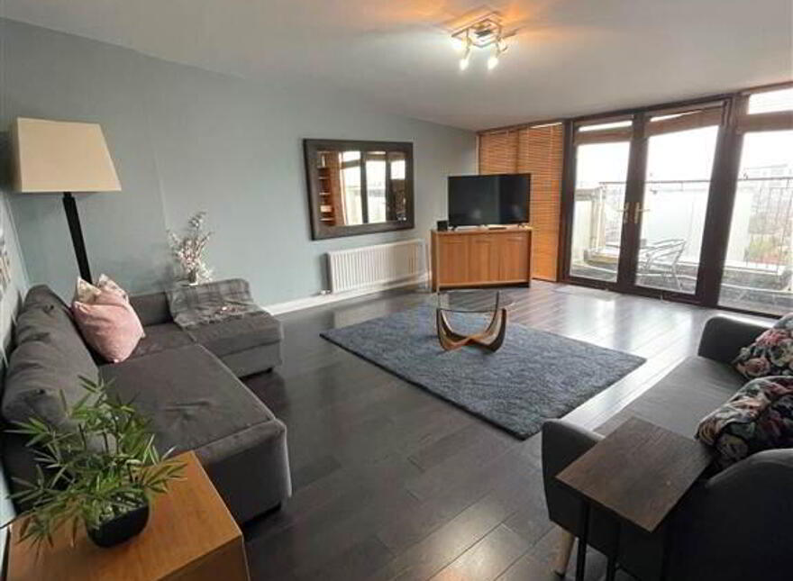 33 Winter Gardens, Penthouse Apartment, Belfast, BT2 8EP
