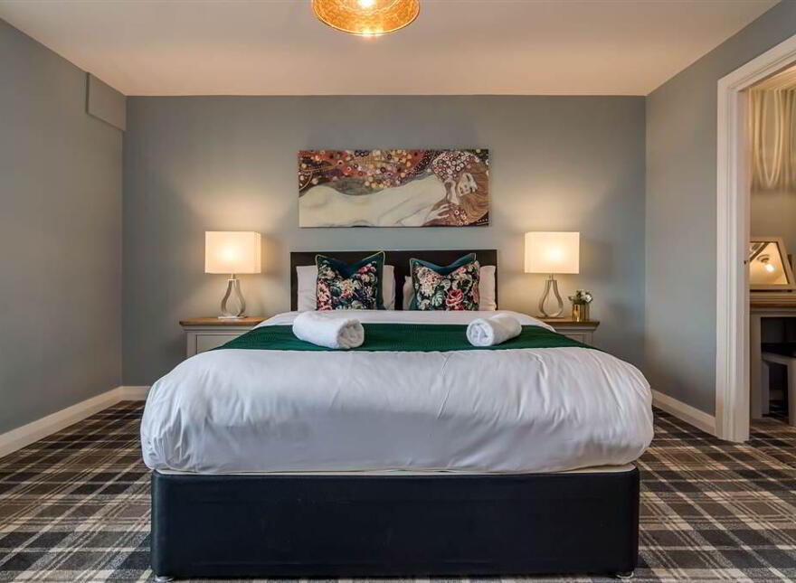 33 Winter Gardens, Penthouse Apartment, Belfast, BT2 8EP