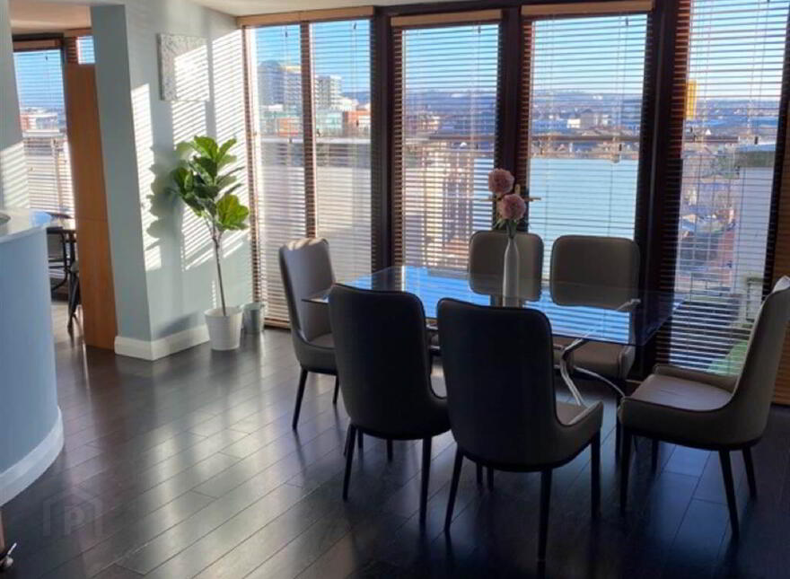 33 Winter Gardens, Penthouse Apartment, Belfast, BT2 8EP