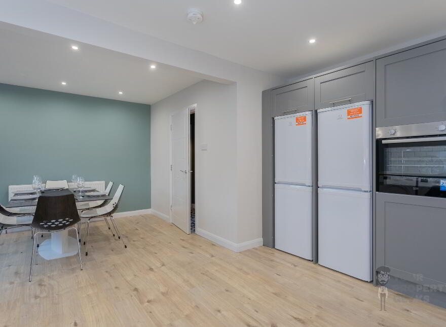 Room 5, 16 Robbs Road, Dundonald, BT16 2NA