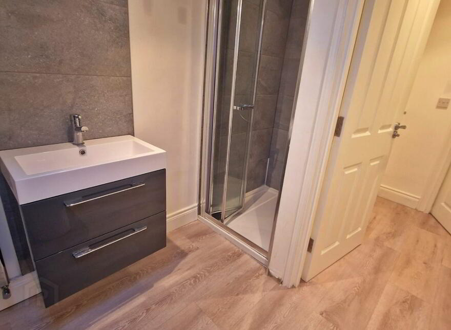4 Lisburn Rd, 34 Lisburn Rd, Belfast, BT9 6AA
