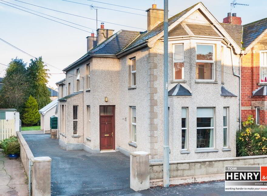 8 MOLESWORTH ROAD photo
