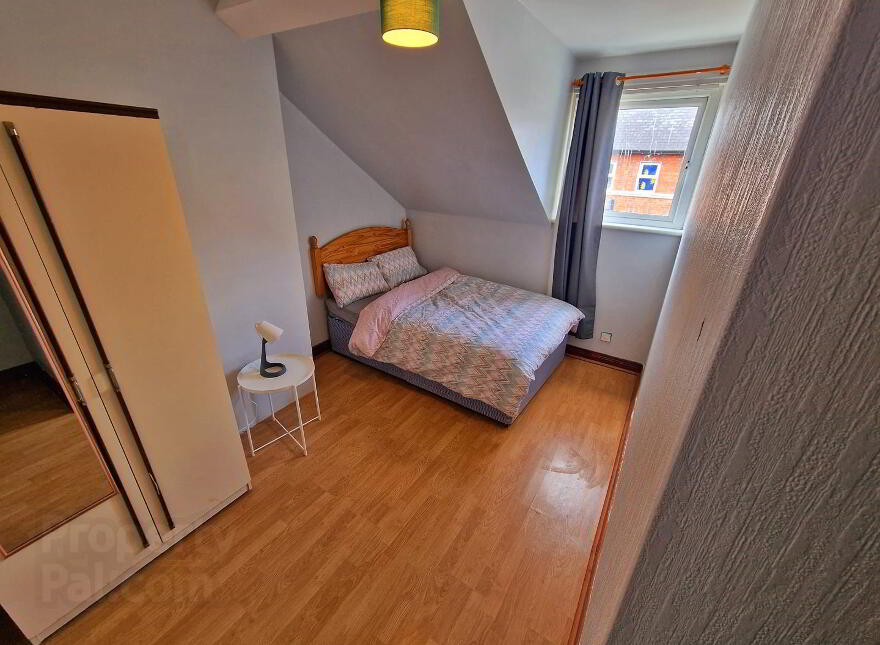 Apartment For Rent, 14 Lawrence St, Belfast, BT7 1LF photo