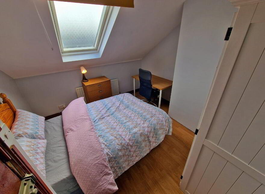Apartment For Rent, 14 Lawrence St, Belfast, BT7 1LF