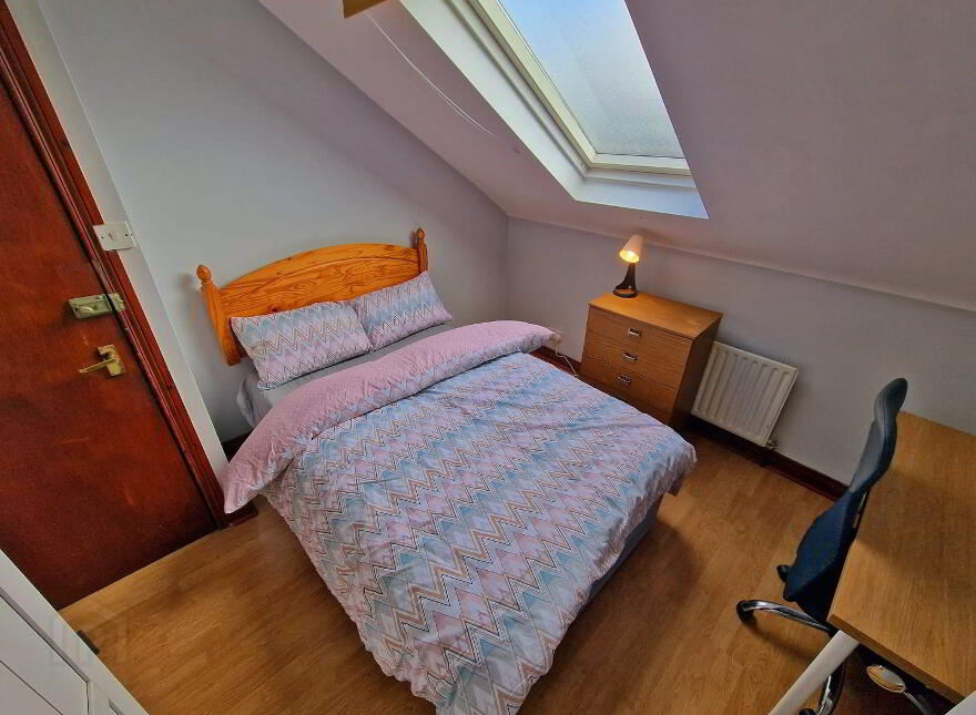 Apartment For Rent, 14 Lawrence St, Belfast, BT7 1LF