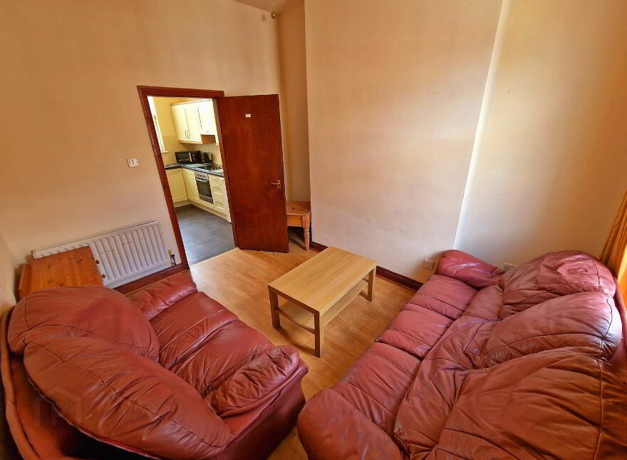 Apartment For Rent, 14 Lawrence St, Belfast, BT7 1LF