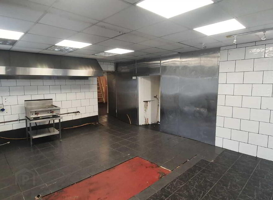 Sean Kelly Square, Carrick-On-Suir, E32PN23