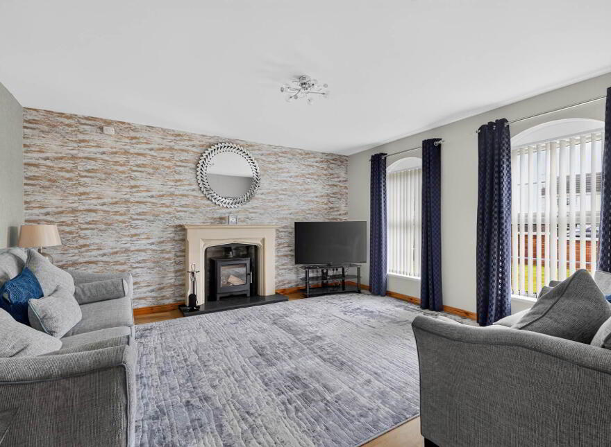 10 Villa Wood Road, Dromore, BT25 1LF