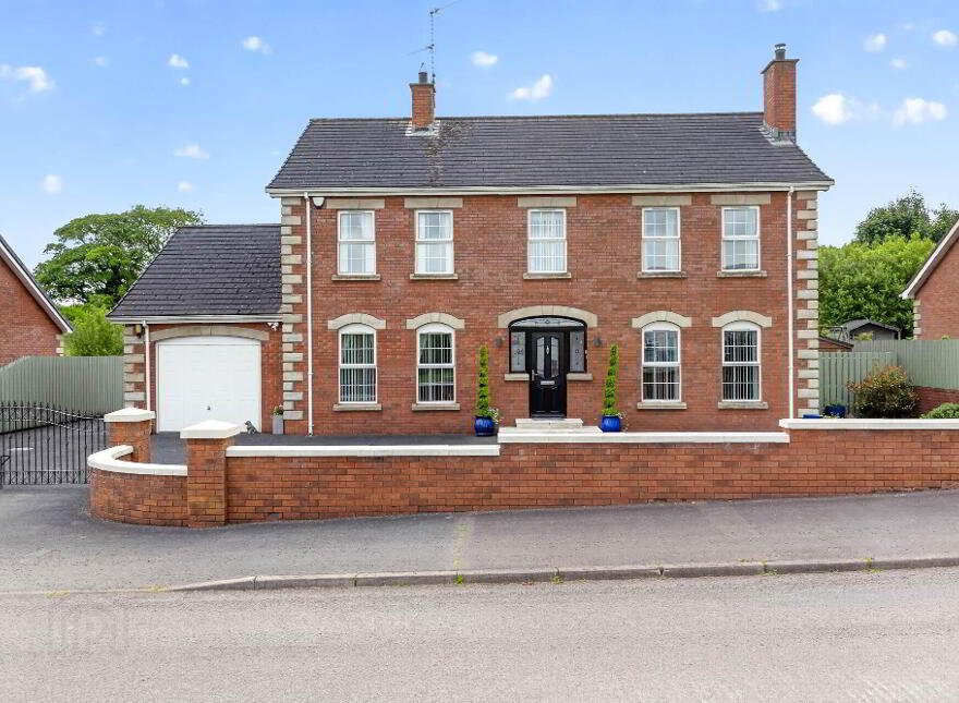 10 Villa Wood Road, Dromore, BT25 1LF