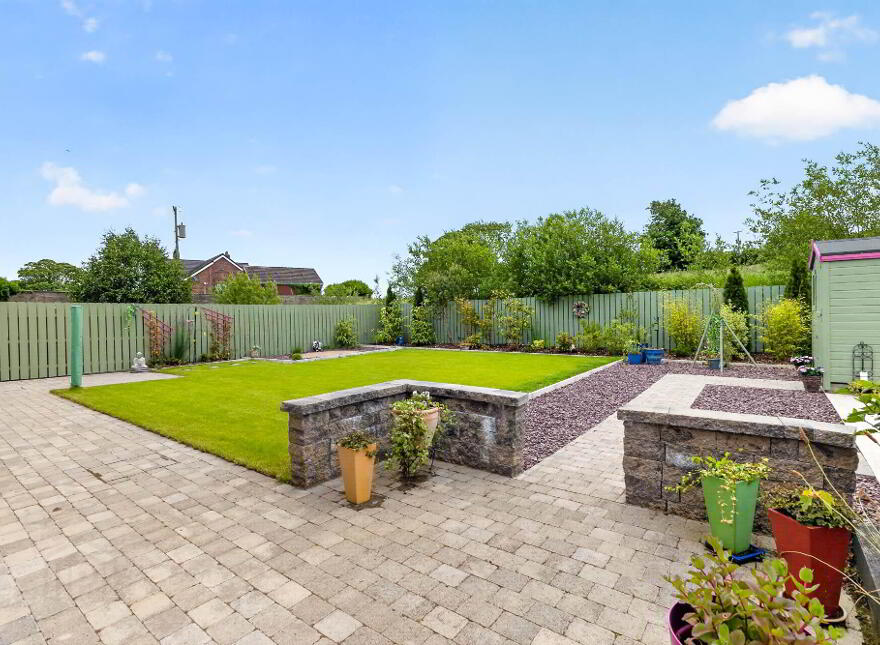 10 Villa Wood Road, Dromore, BT25 1LF