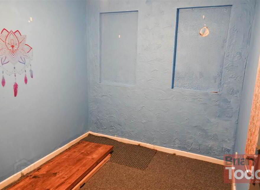 35a Point Street, Larne, BT40 1HU