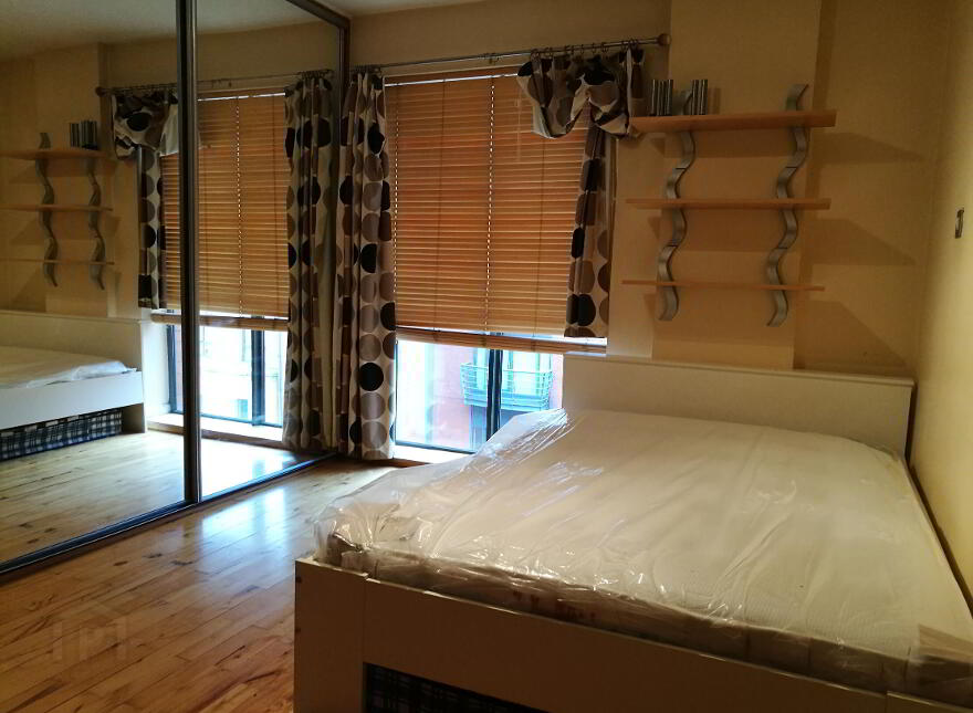 W7 Central Park West, 33 Alfred Street, Belfast, BT2 8ED