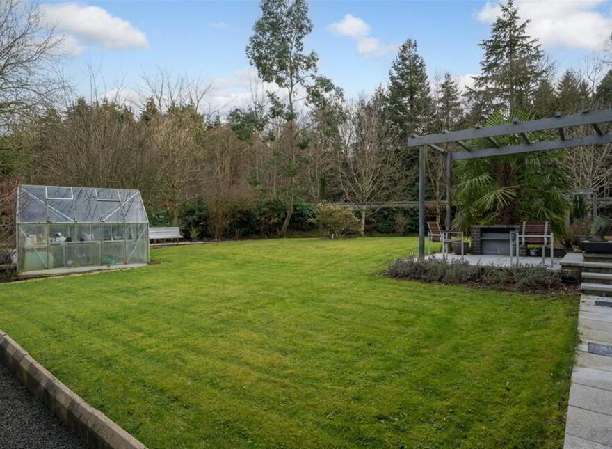Parkdale, 45 Ballynahinch Road, Royal Hillsborough, BT26 6BB