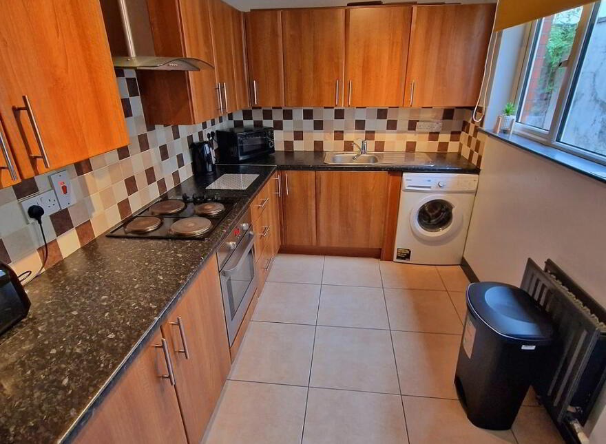 House For Rent, 132 Broadway, Belfast, BT12 6HY