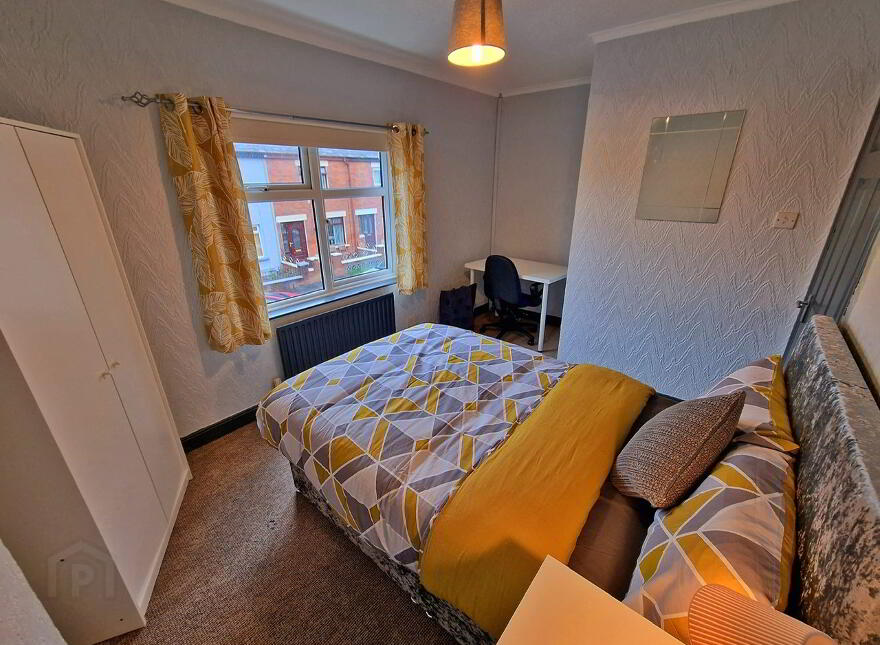 House For Rent, 132 Broadway, Belfast, BT12 6HY