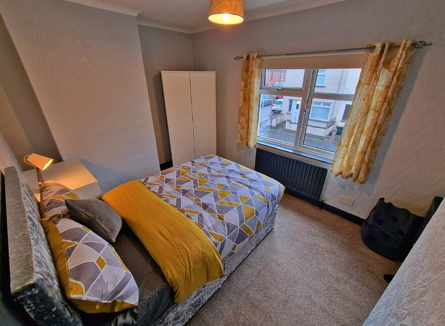 House For Rent, 132 Broadway, Belfast, BT12 6HY