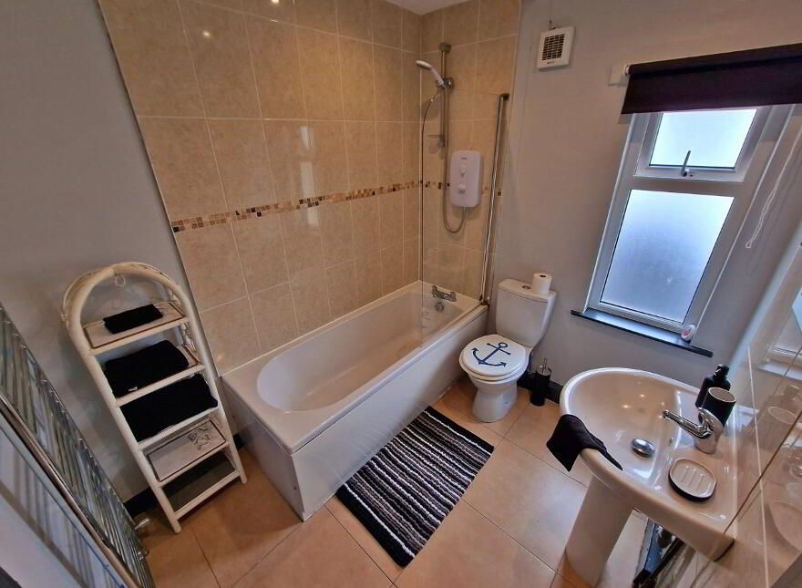 House For Rent, 132 Broadway, Belfast, BT12 6HY