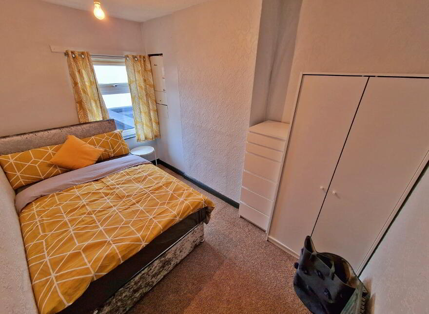 House For Rent, 132 Broadway, Belfast, BT12 6HY