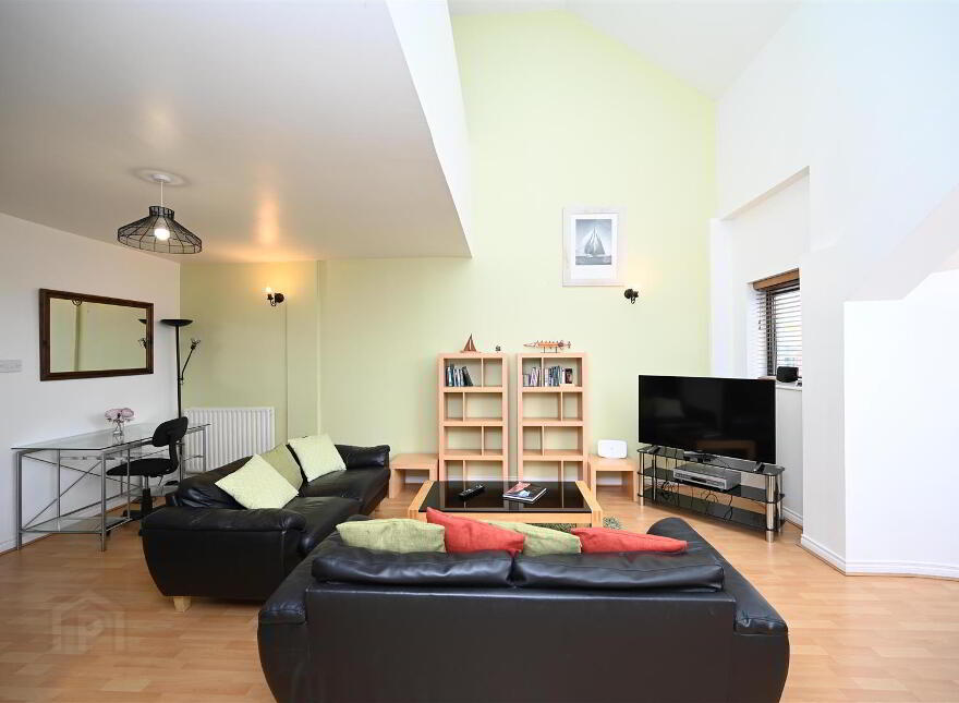 25 St. Georges Harbour, Belfast, BT1 3SG