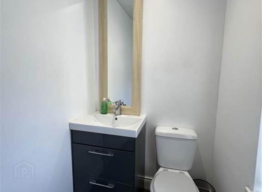 Flat 2, 4 Fitzroy Avenue, Belfast, BT7 1HW