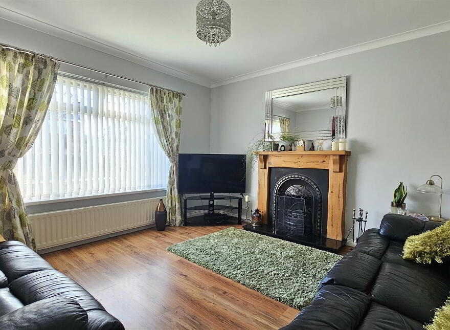 7 Alexander Gardens, Carrickfergus, BT38 7LT