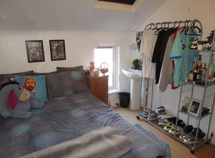 Sandymount Street, Stranmillis, Belfast, BT9 5DP
