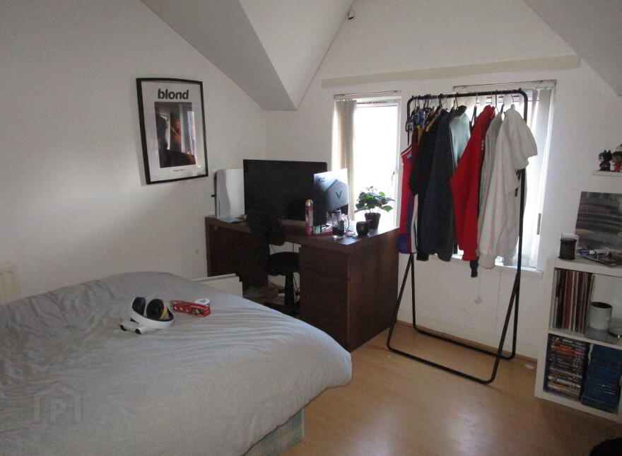 Sandymount Street, Stranmillis, Belfast, BT9 5DP