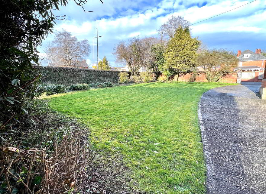 Hinton House, 1 Clooney Park West, Limavady Road, L'Derry, BT47 6LA
