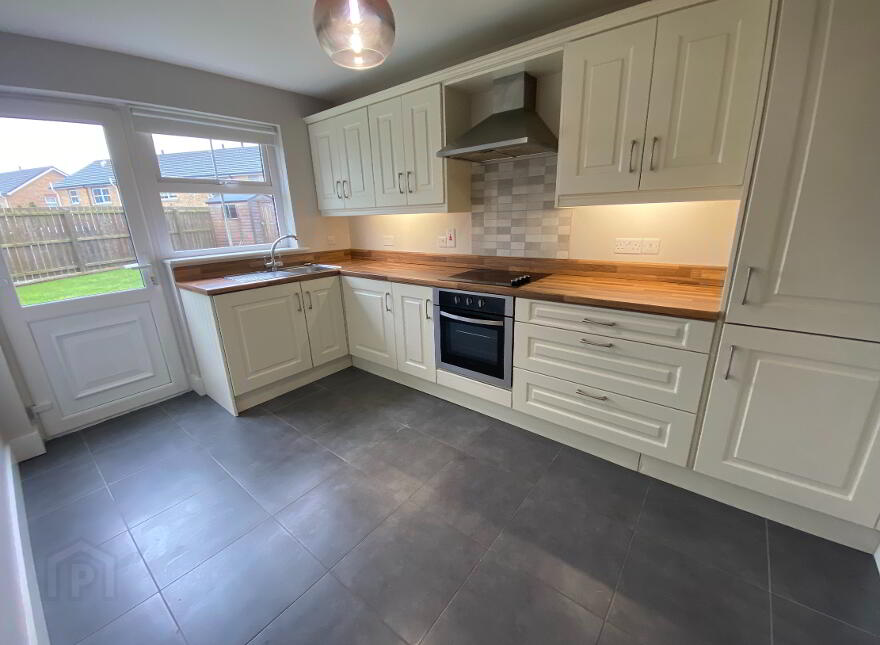 1b Rocksfield View, Crossgar, BT30 9GG