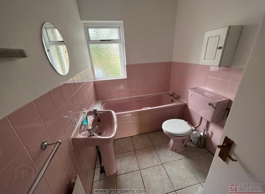 4 Marie Mount Grove, Church Street, Ballinamore, N41CX81