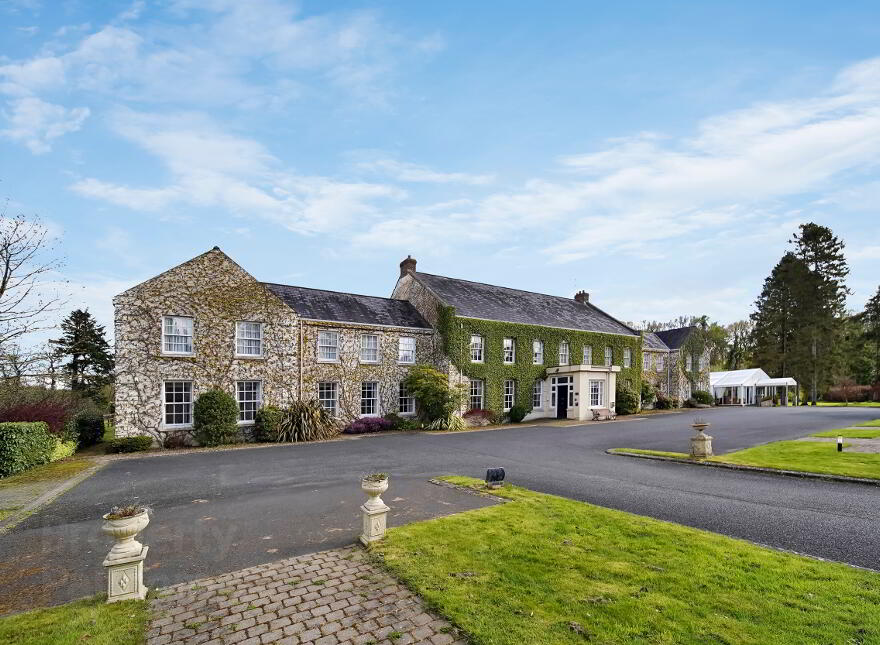 Tullylagan Country House Hotel, Tullylagan Road, Cookstown, BT80 8UP photo