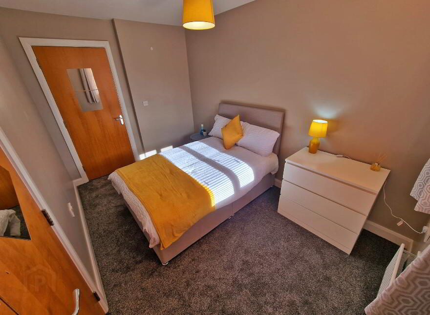 2 Bed Apt For Rent, 3c Heathlodge Square, Belfast, BT13 3WG