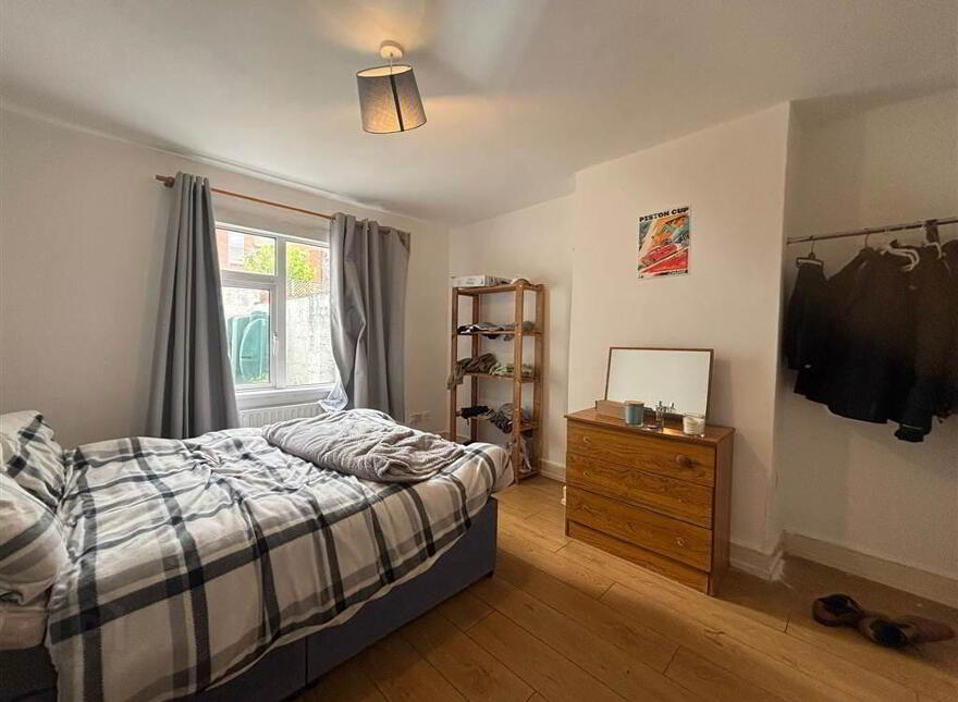 42 Stranmillis Gardens, Stranmillis, Belfast, BT9 5AT
