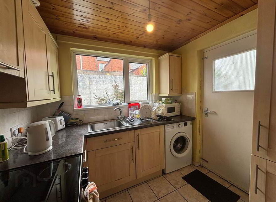 42 Stranmillis Gardens, Stranmillis, Belfast, BT9 5AT