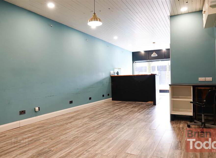 4 Upper Main Street, Larne, BT40 1SX